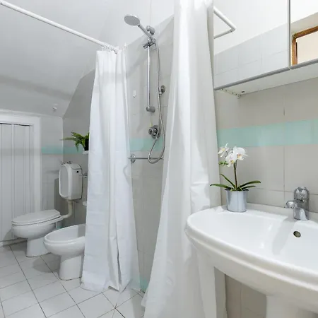Apartment Bright Near The Airport *