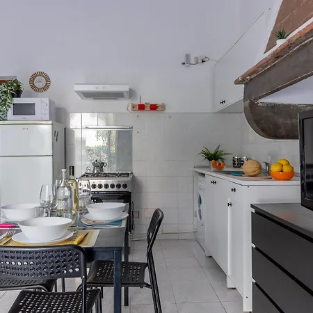 Apartment Bright Near The Airport