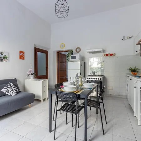 Bright Near The Airport Апартаменты Пиза
